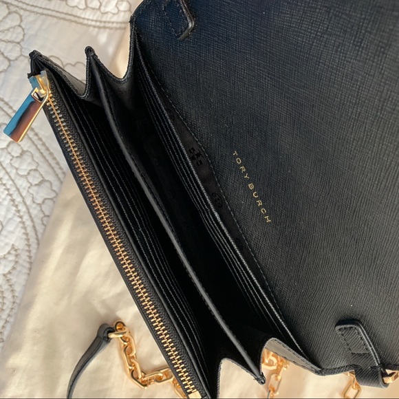 *Authentic* Tory Burch Robinson Chain Wallet - Picture 3 of 6